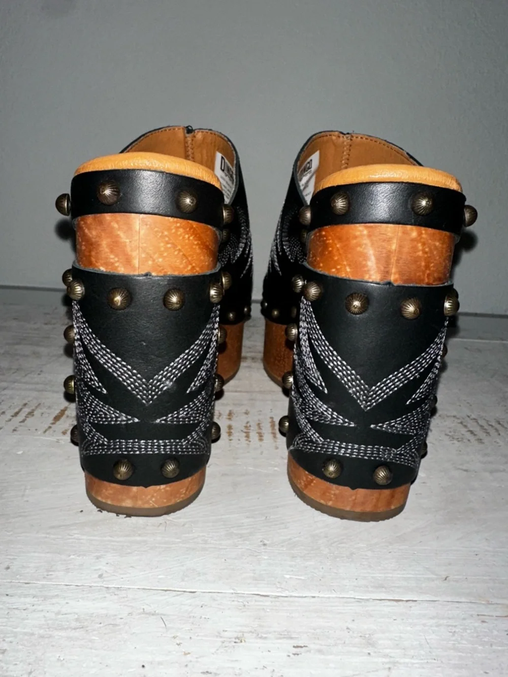 dingo women’s free spirit wooden sandals - Picture 12 of 16